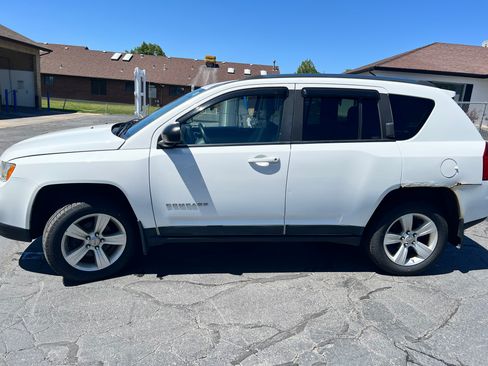 Used 2011 Jeep Compass 4WD image 15