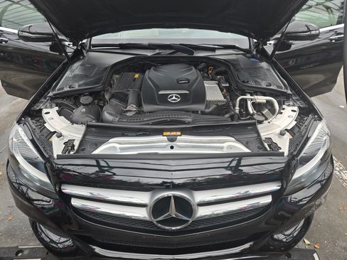 Used 2018 Mercedes-Benz C 300 C 300 4MATIC Sedan 4D image 31