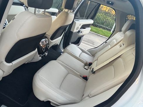 Used 2019 Land Rover Range Rover image 14