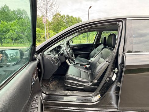 Used 2016 Honda Accord Touring image 10