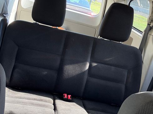 Used 2018 Dodge Grand Caravan SE w/ UConnect Hands-Free Group FWD image 5