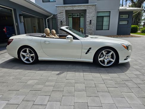 Used 2015 Mercedes-Benz SL 550 image 2