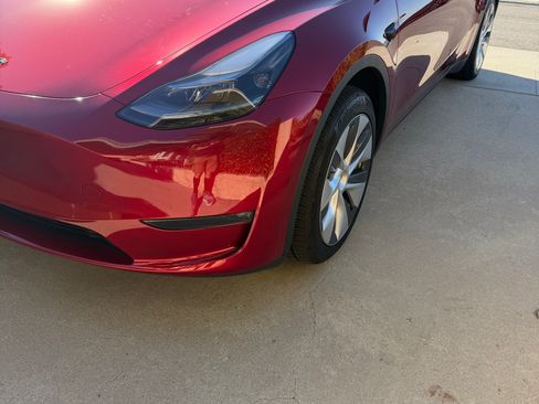 Used 2024 Tesla Model Y Long Range AWD/4WD image 4