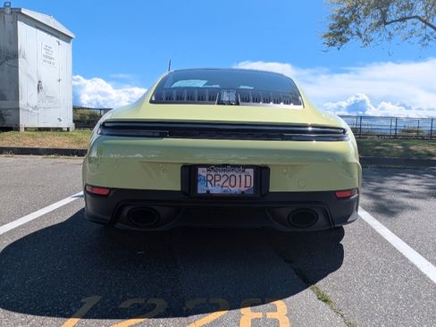 Used 2025 Porsche 911 Carrera RWD image 8
