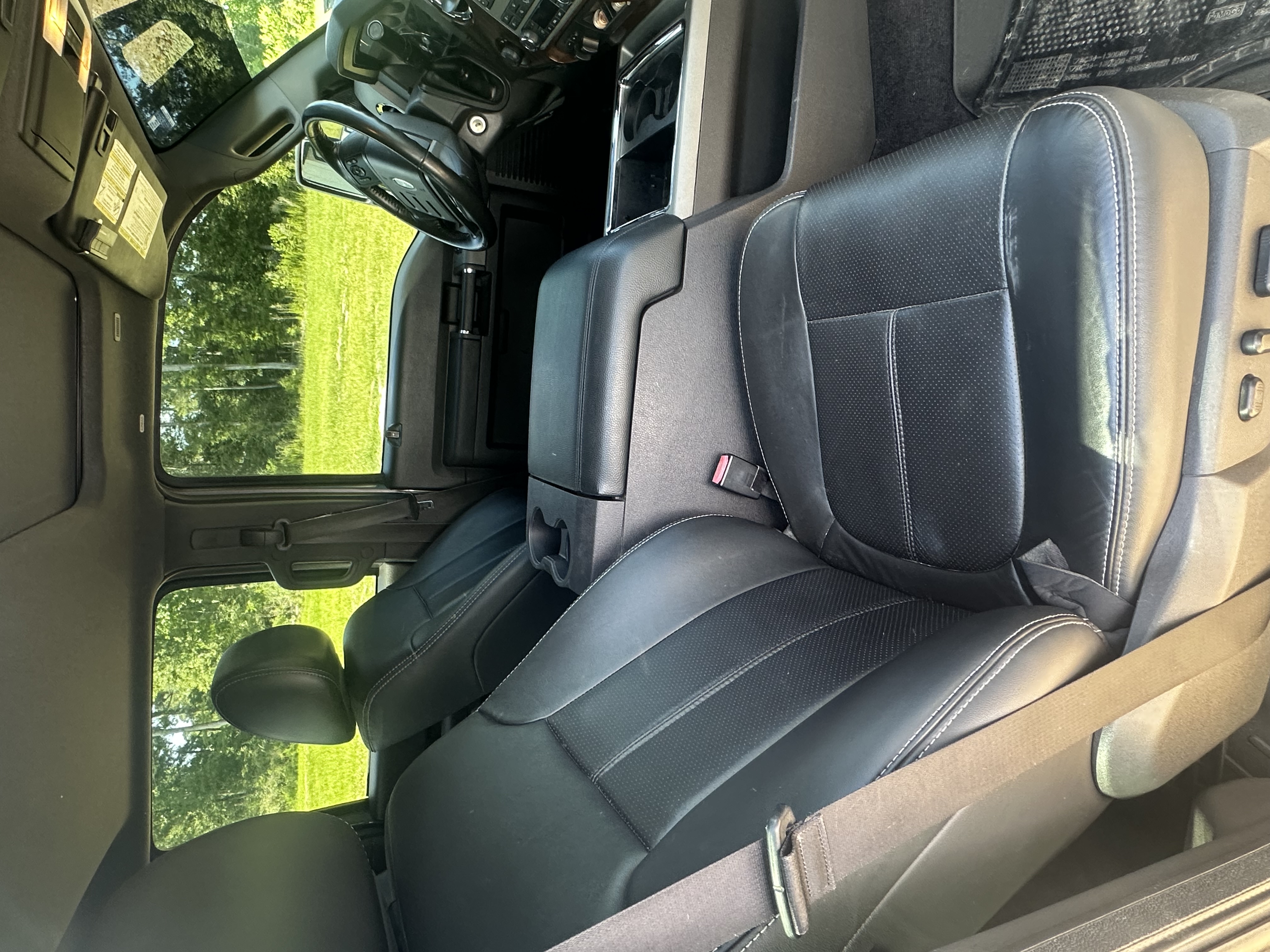 Used 2011 Ford F350 Lariat w/ Lariat Interior Pkg AWD/4WD image 15