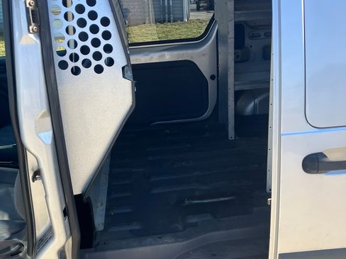 Used 2013 Ford Transit Connect XL image 10
