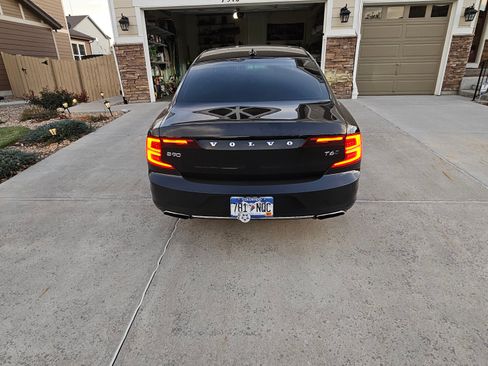 Used 2018 Volvo S90 T6 Momentum w/ Convenience Package image 2