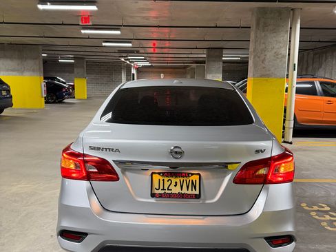 Used 2018 Nissan Sentra SV image 5