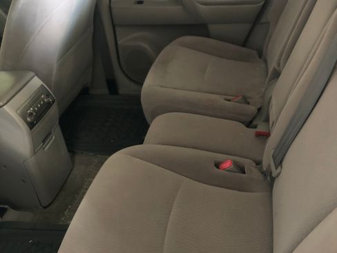 Used 2010 Toyota Highlander 2WD image 19