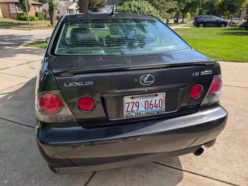 Used 2002 Lexus IS 300 RWD image 5