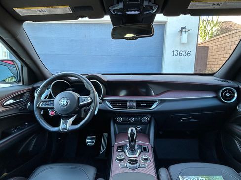 Used 2024 Alfa Romeo Stelvio Quadrifoglio image 9