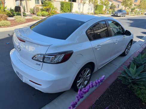 Used 2010 MAZDA MAZDA3 s Grand Touring image 2