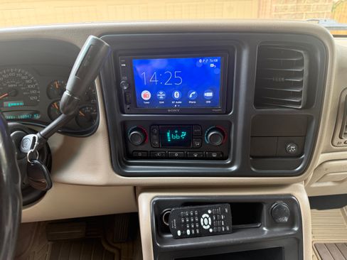 Used 2005 Chevrolet Tahoe LS w/ Preferred Equipment Group AWD/4WD image 13