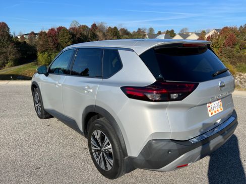 Used 2021 Nissan Rogue SV image 6