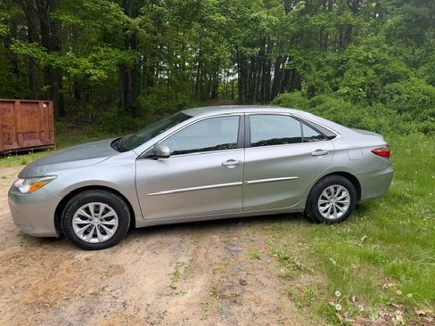 Used 2016 Toyota Camry LE w/ Protection Package (Q2) FWD image 1