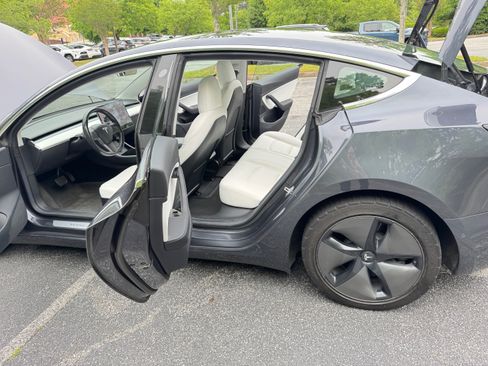 Used 2018 Tesla Model 3 Long Range AWD/4WD image 13