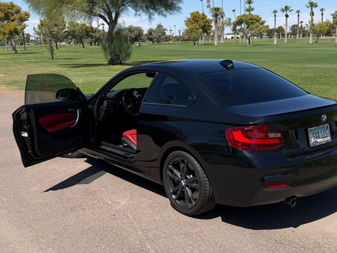 Used 2016 BMW M235i Coupe RWD image 4