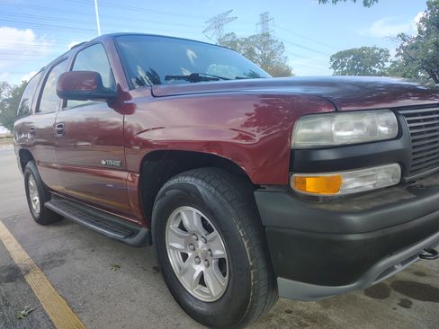 Used 2002 Chevrolet Tahoe LT image 2