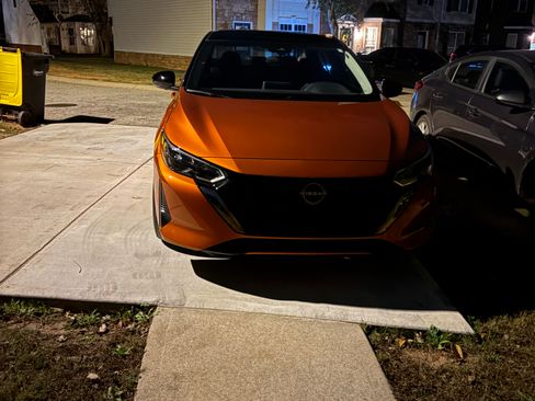 Used 2025 Nissan Sentra SR image 1