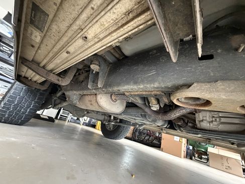 Used 2000 Lexus LX 470 4WD image 16