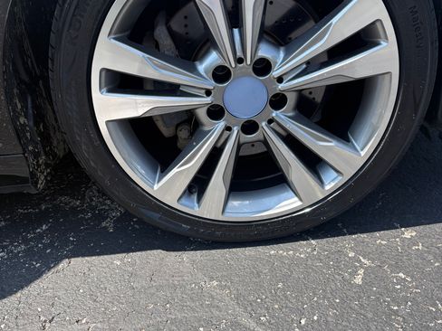 Used 2014 Mercedes-Benz E 350 4MATIC Sedan image 10