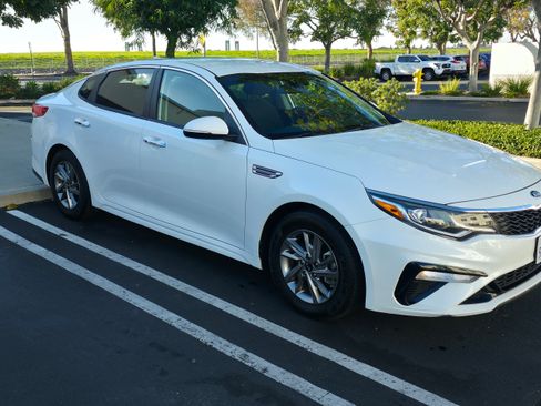 Used 2019 Kia Optima LX image 4