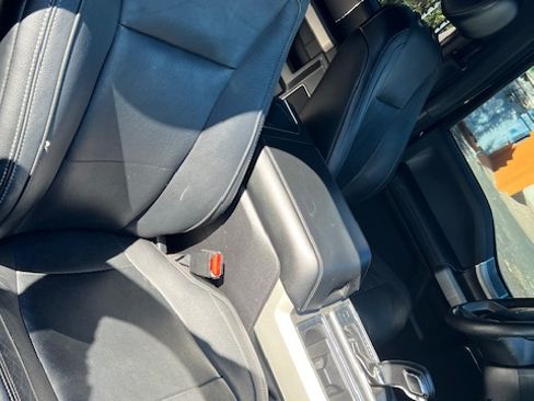 Used 2015 Ford F150 Lariat w/ Equipment Group 502A Luxury image 14