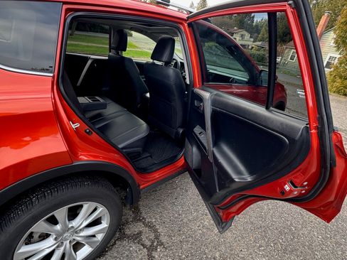 Used 2015 Toyota RAV4 Limited image 27