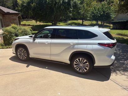 Used 2021 Toyota Highlander Platinum