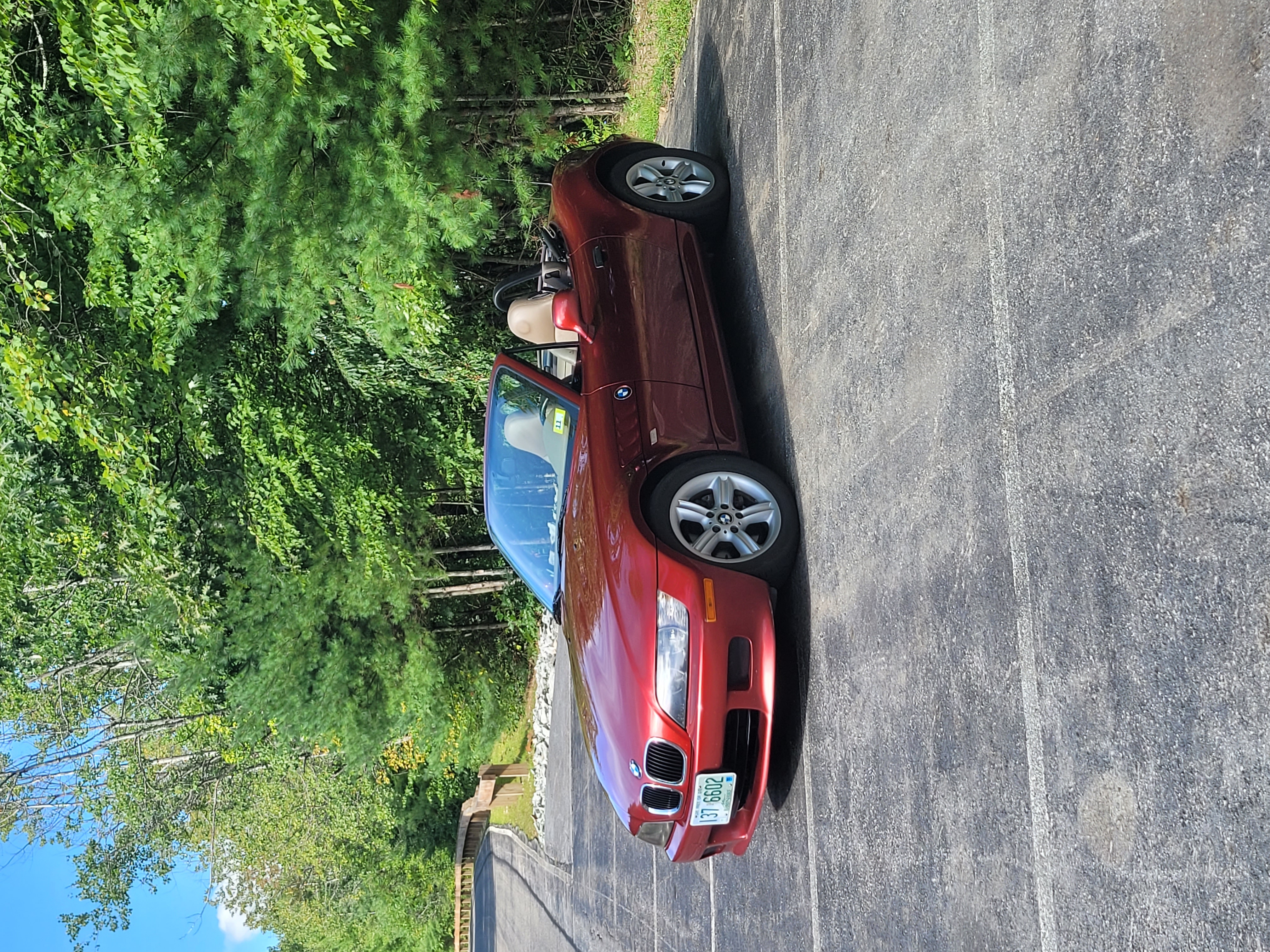 Used 2000 BMW Z3 2.5i RWD image 2