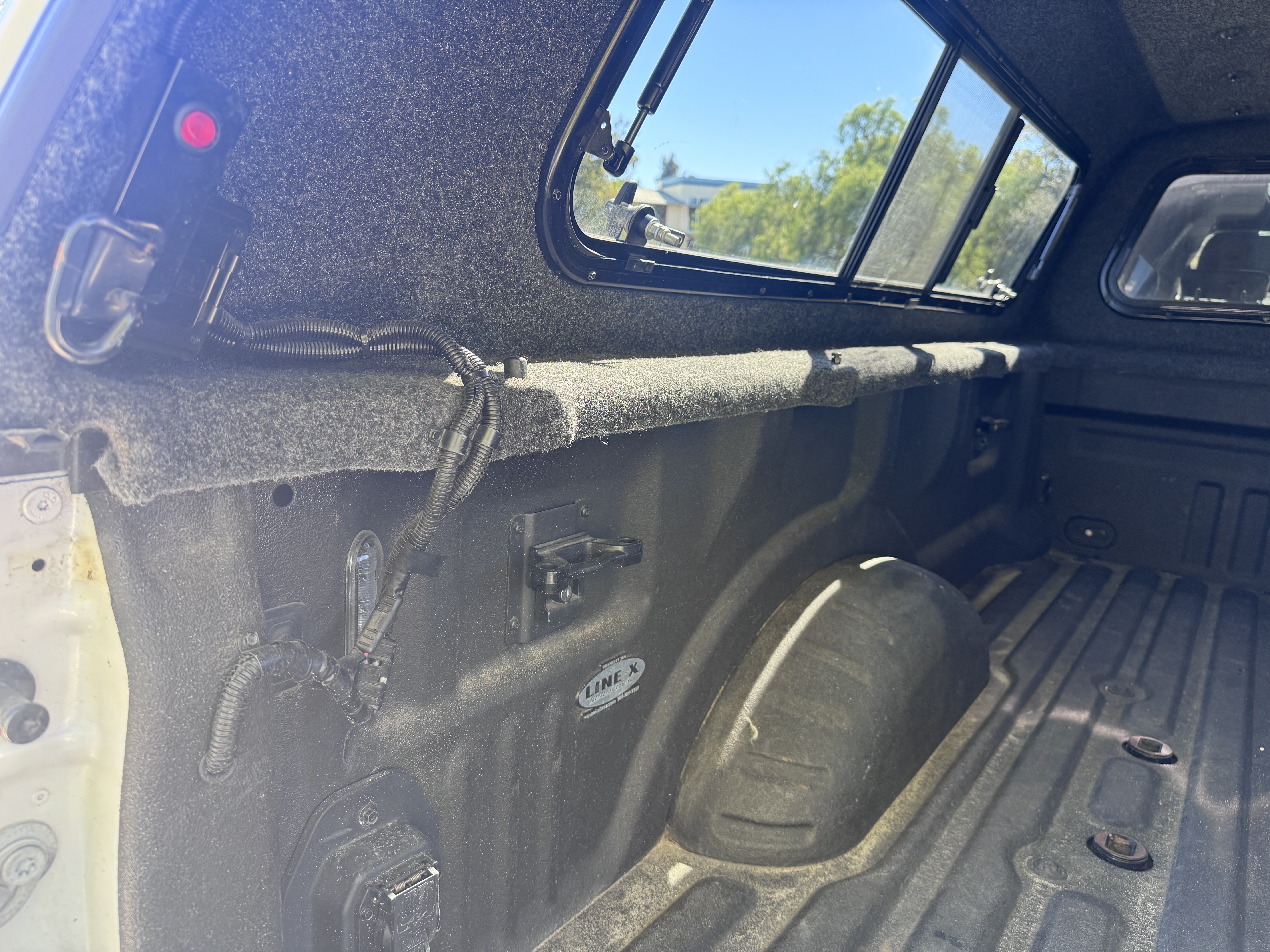 Used 2018 Ford F350 Platinum w/ Platinum Ultimate Package AWD/4WD image 12