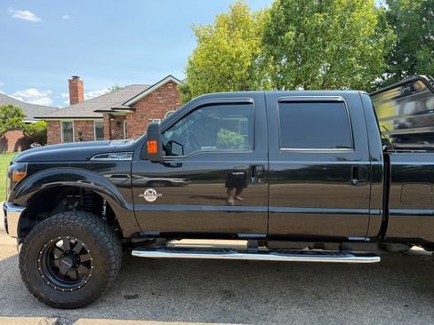 Used 2015 Ford F250 Lariat w/ Lariat Ultimate Package AWD/4WD image 2
