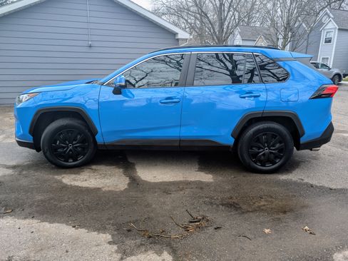 Used 2021 Toyota RAV4 XLE image 5