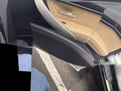 Used 2018 BMW 320i Sedan image 9