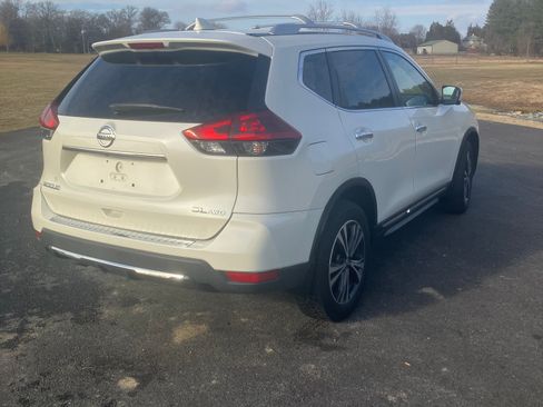 Used 2018 Nissan Rogue SL w/ Premium Package image 6