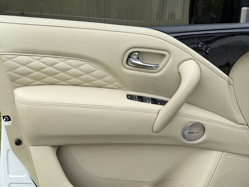 Used 2024 INFINITI QX80 Sensory AWD/4WD image 22