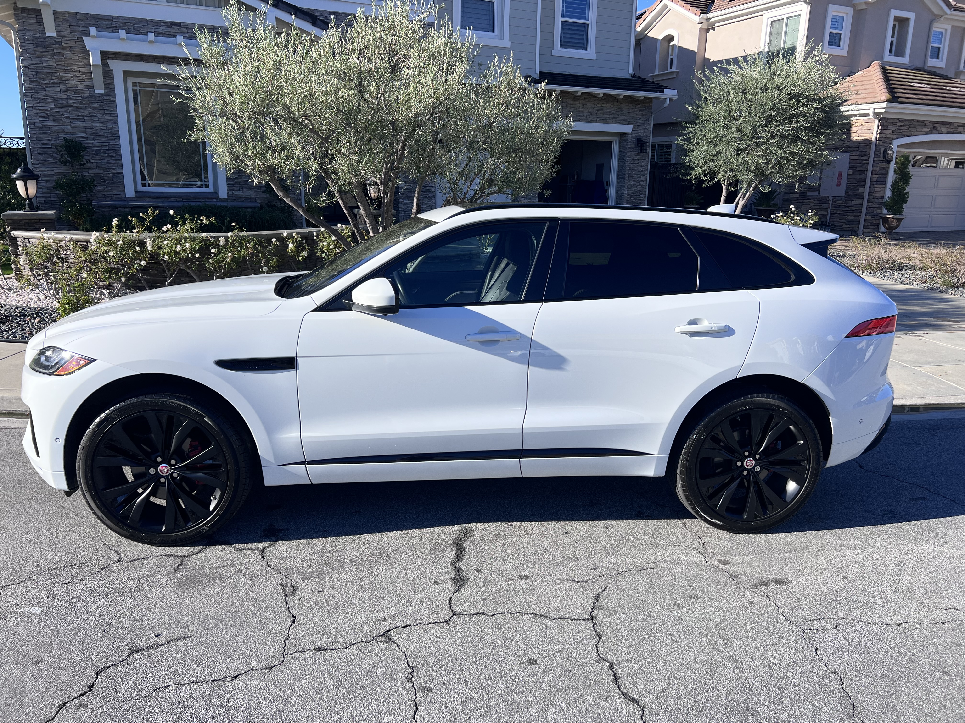 Used 2018 Jaguar F-PACE S AWD/4WD image 1