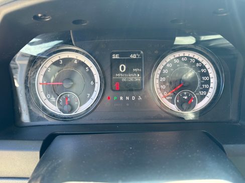Used 2019 RAM 1500 Express w/ Express Value Package AWD/4WD image 4
