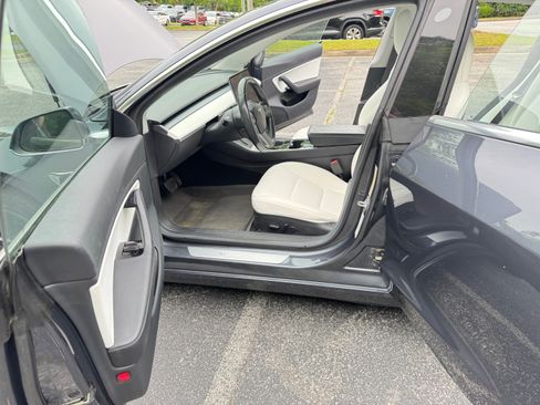 Used 2018 Tesla Model 3 Long Range AWD/4WD image 11