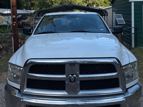 Used 2017 RAM 2500 SLT AWD/4WD image 2