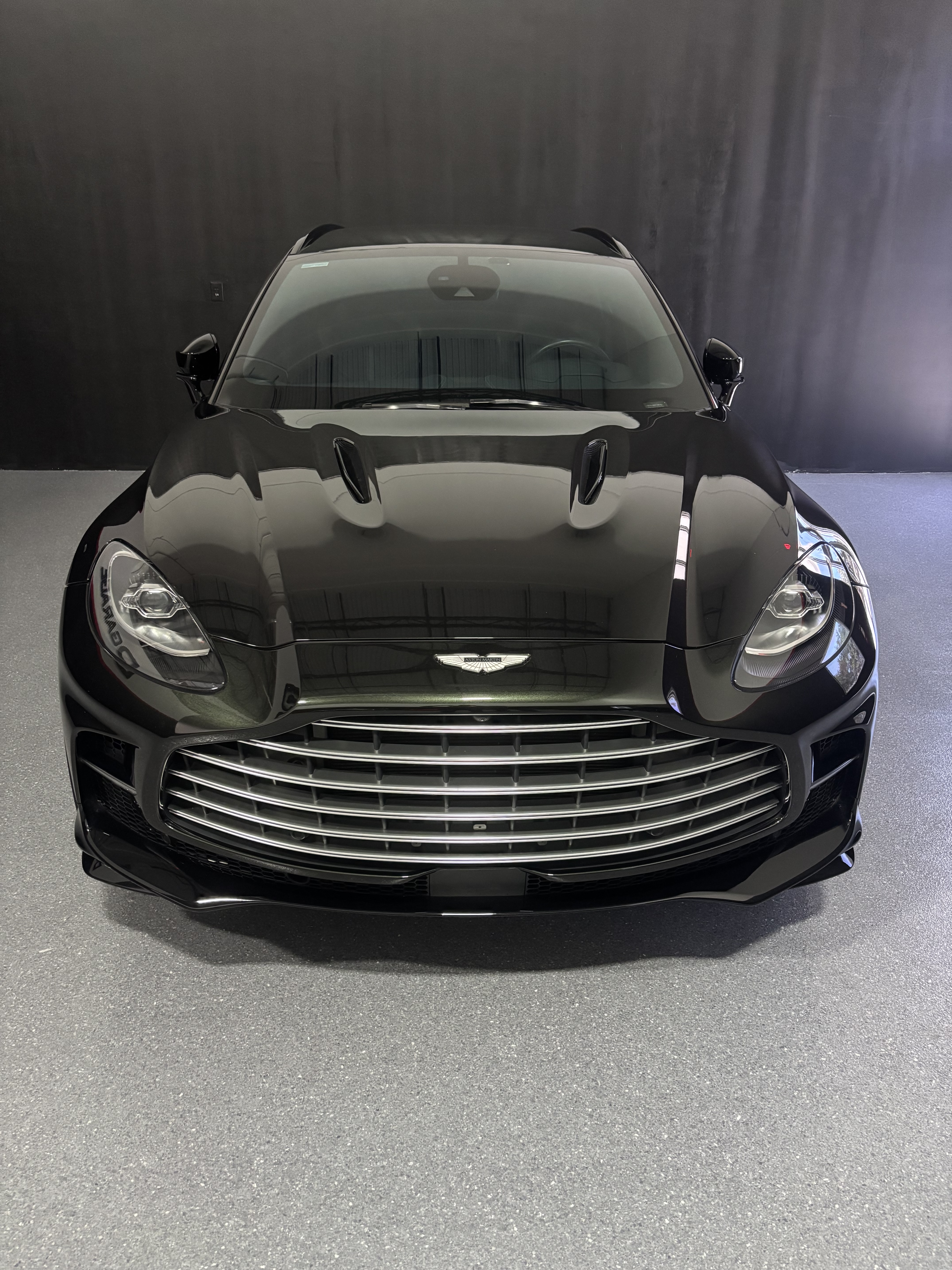 Used 2024 Aston Martin DBX 707 AWD/4WD image 2