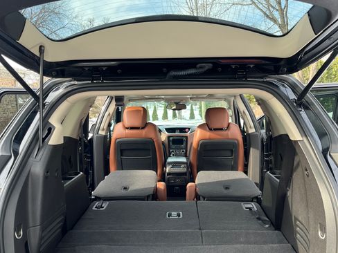 Used 2016 Chevrolet Traverse LT image 13