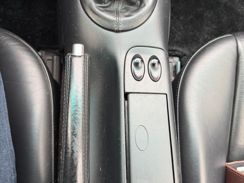 Used 2002 Porsche 911 Carrera 4S image 21