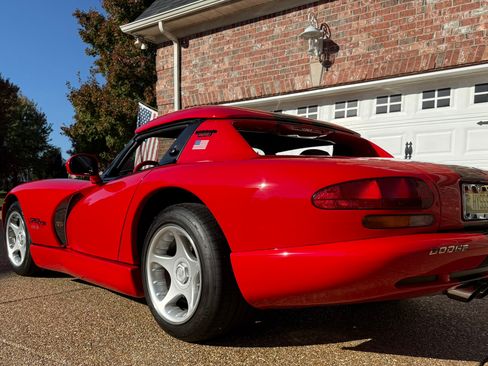 Used 1997 Dodge Viper RT/10 image 10