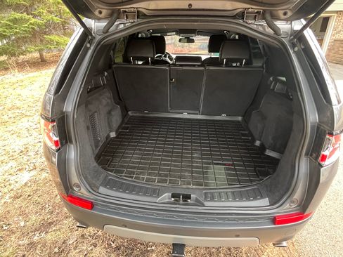 Used 2017 Land Rover Discovery Sport SE image 14