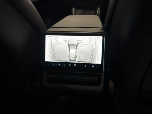 Used 2026 Tesla Model Y Long Range image 17