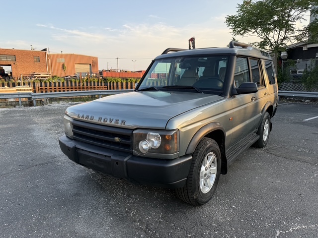Used 2004 Land Rover Discovery S AWD/4WD image 1