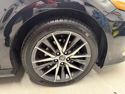 Used 2021 Toyota Camry XLE w/ Navigation Upgrade Package image 13