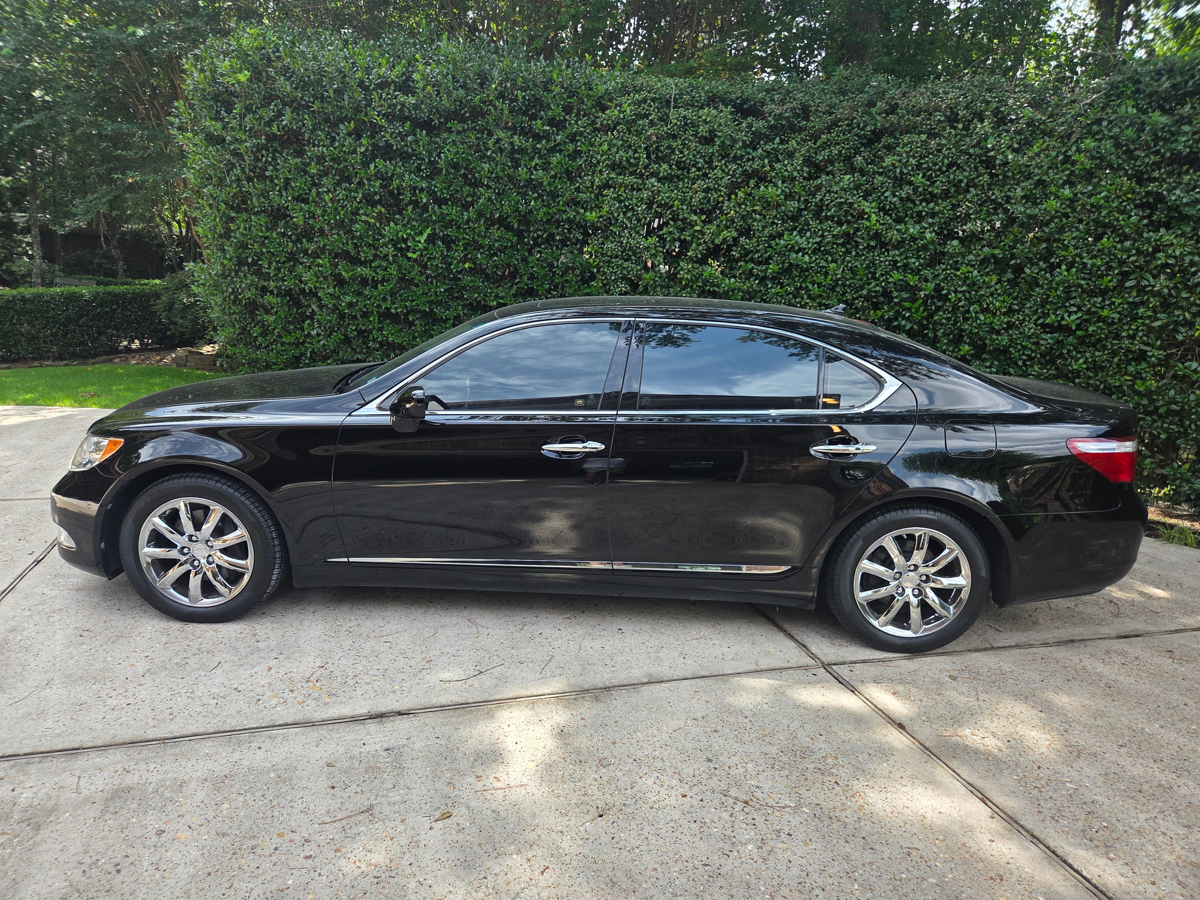Used 2007 Lexus LS 460 L w/ Luxury Pkg RWD image 5