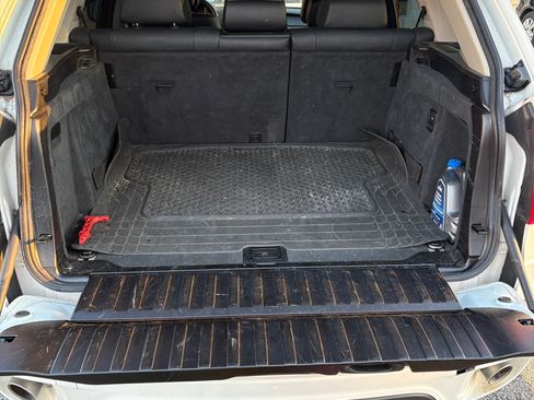 Used 2011 BMW X5 xDrive35d image 9